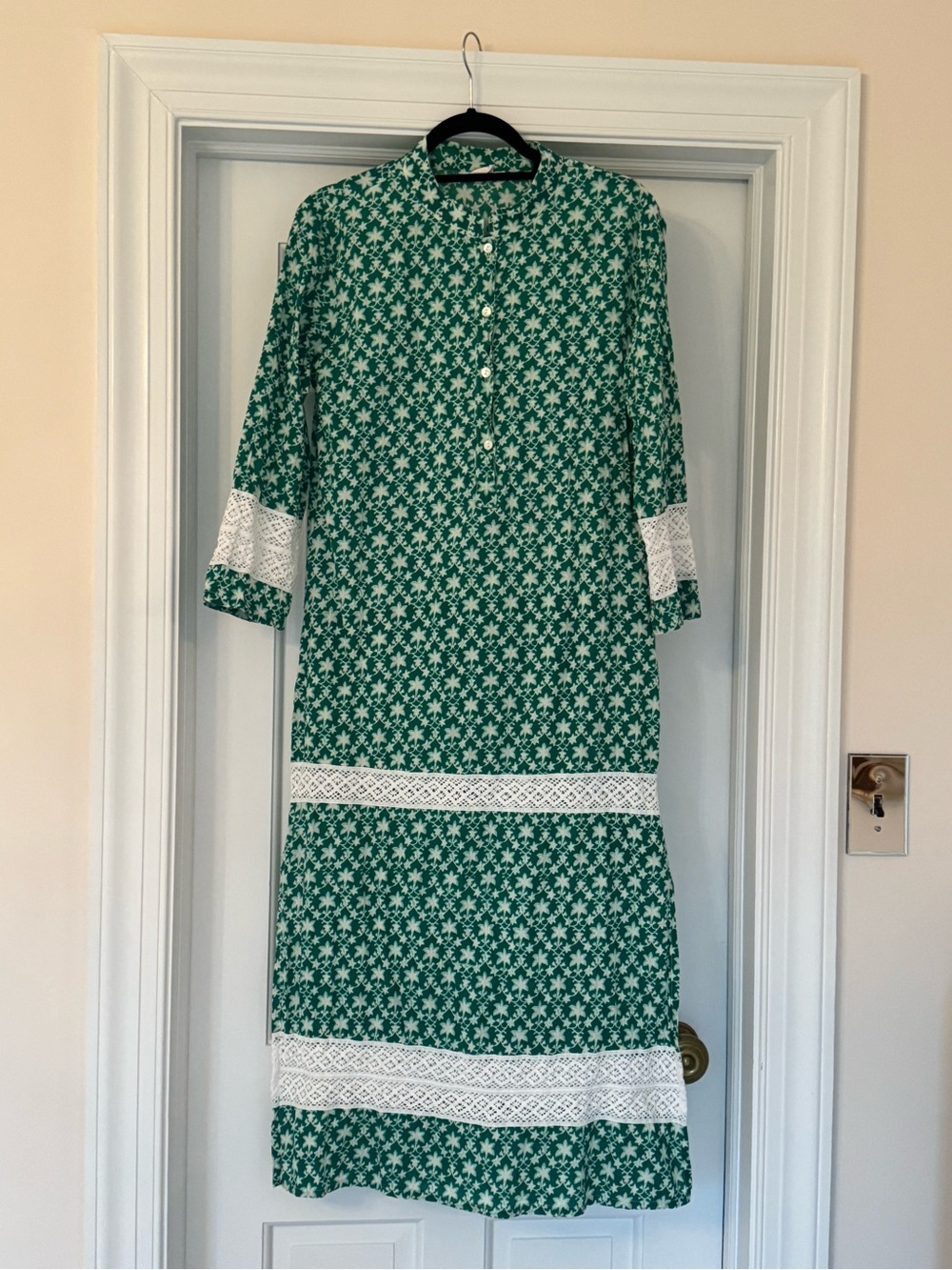 Julia Amory Marjorelle Caftan 
Size Med